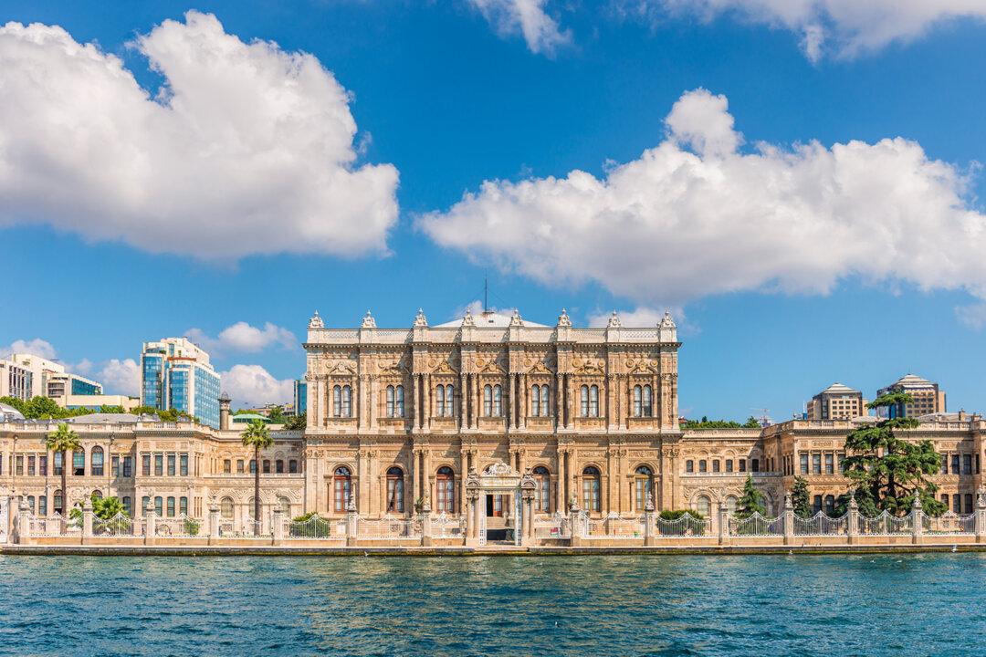 Dolmabahce Palace: Istanbul’s Architectural Landmark