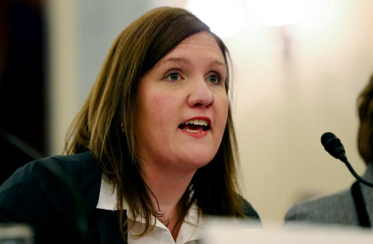 Supreme Court Will Examine Trump’s Authority to Fire Independent Agency Members thumbnail