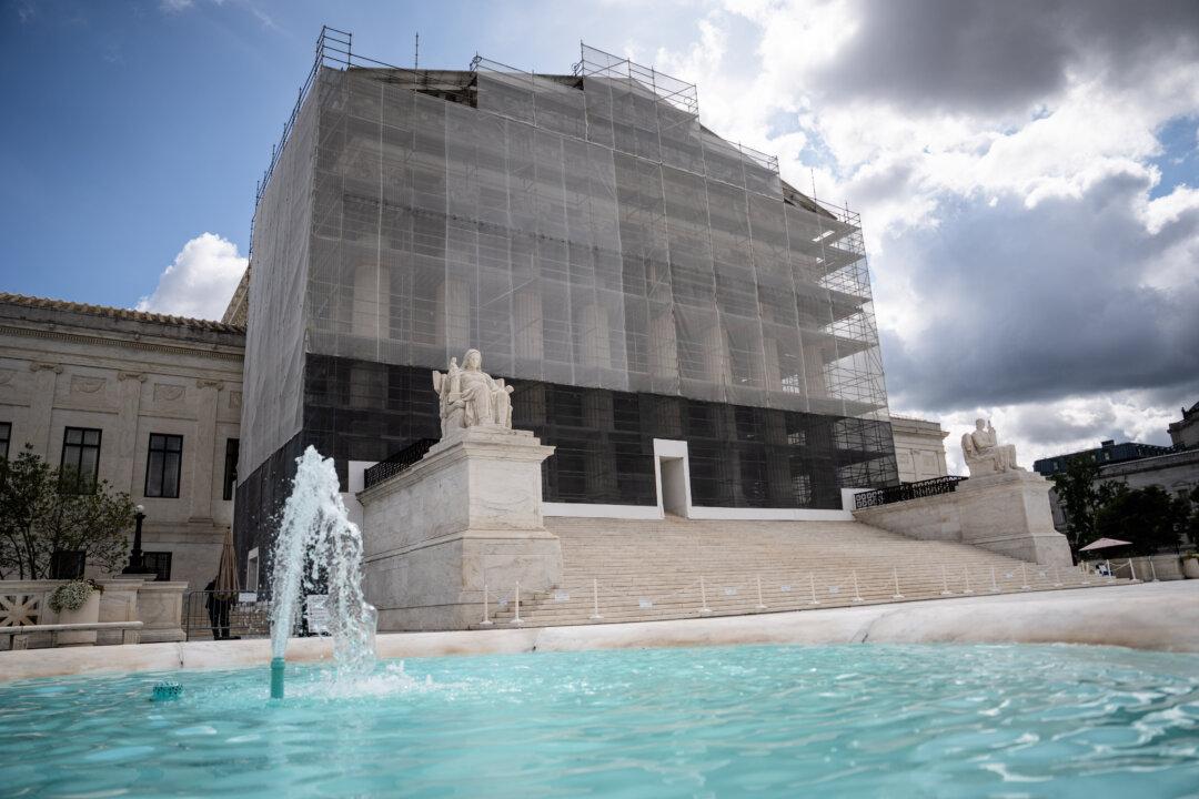 Supreme Court Temporarily Blocks New Jersey Transit Trial in NY