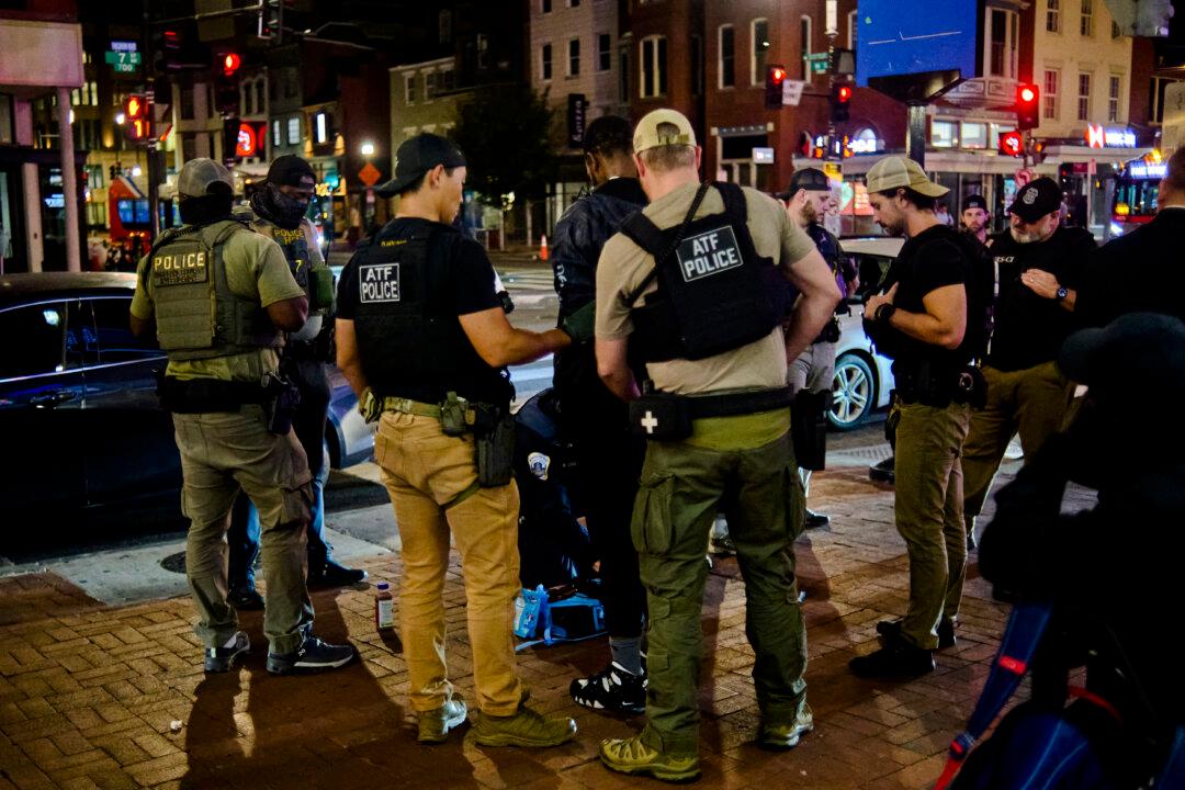 Trump Says He Will Declare National Emergency If Washington Stops Cooperating With ICE