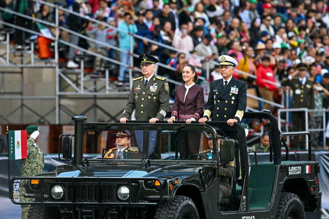 Day in Photos: Mexican Independence Day, Israel Advances on Gaza, and Protests in Colombia