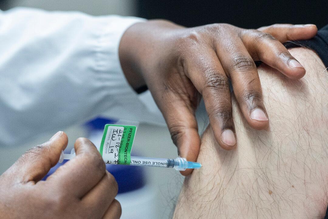 Quebec to Stop Offering COVID Vaccine for Free to Most People, Shots Cost up to $180