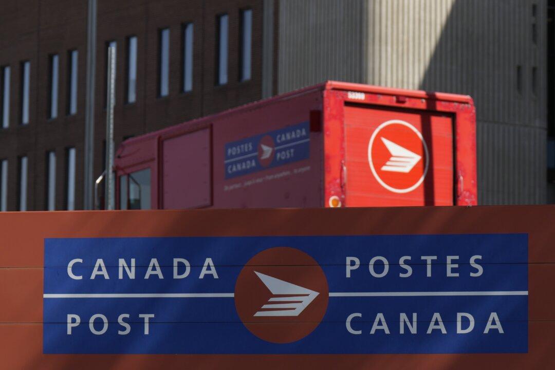 Canada Post Sending New Offers to Union With Aim of Moving Talks Forward