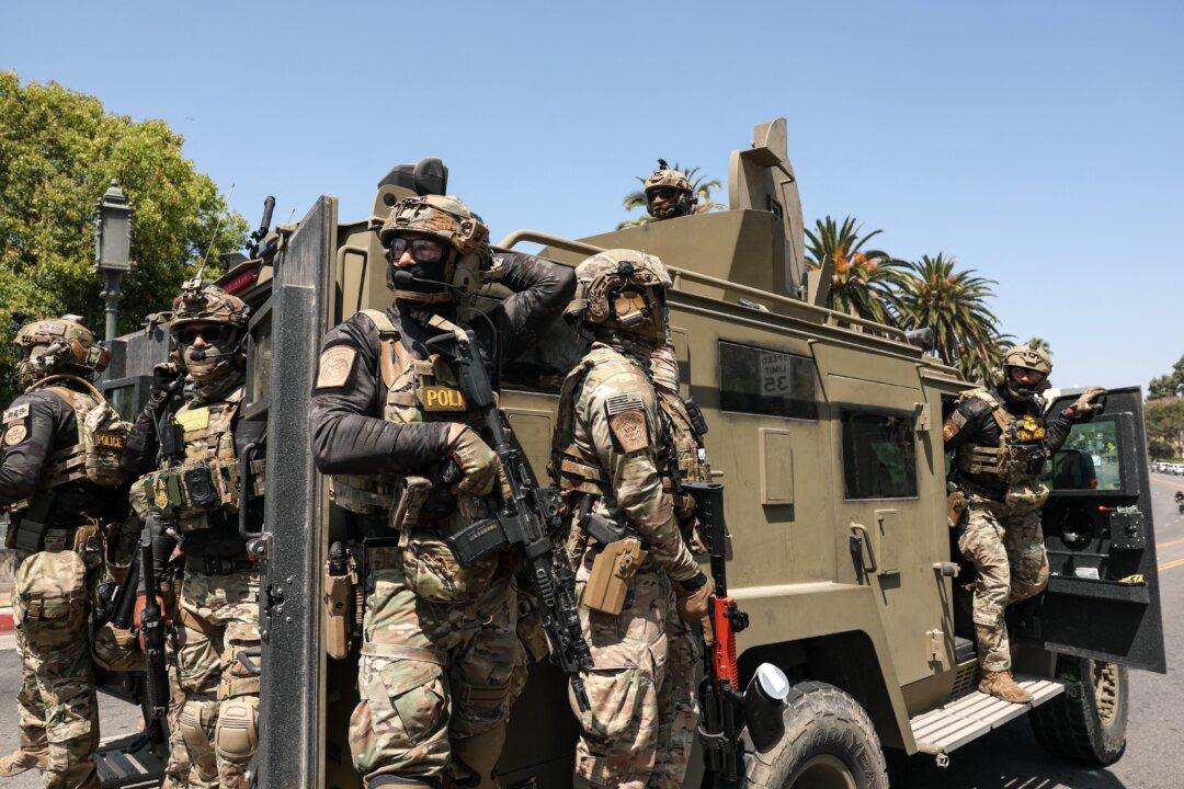 Federal Judge Blocks California’s Law Mandating ICE Agents Remove Masks