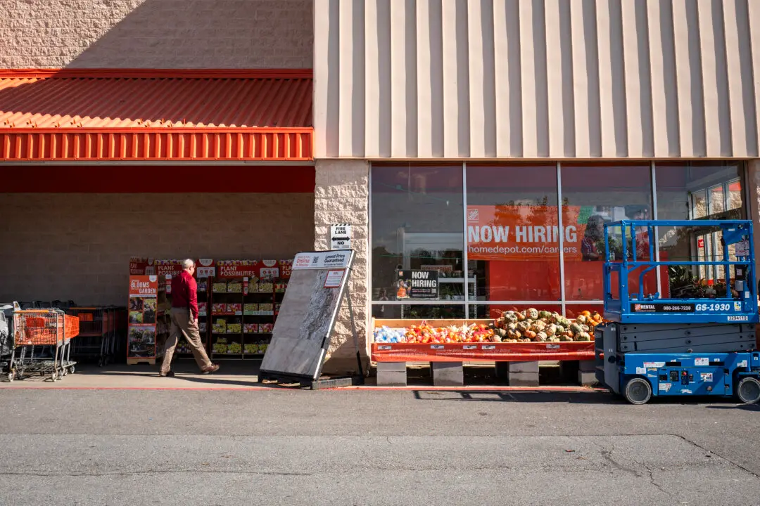 Seasonal Job Searches Spike, But Hiring Isn’t Keeping Up, Report Finds