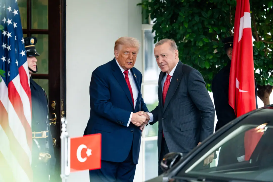 Trump, Erdogan Meet as NATO Summit Begins; Farage Quits UK Parliament, Vows to Stand in By-election