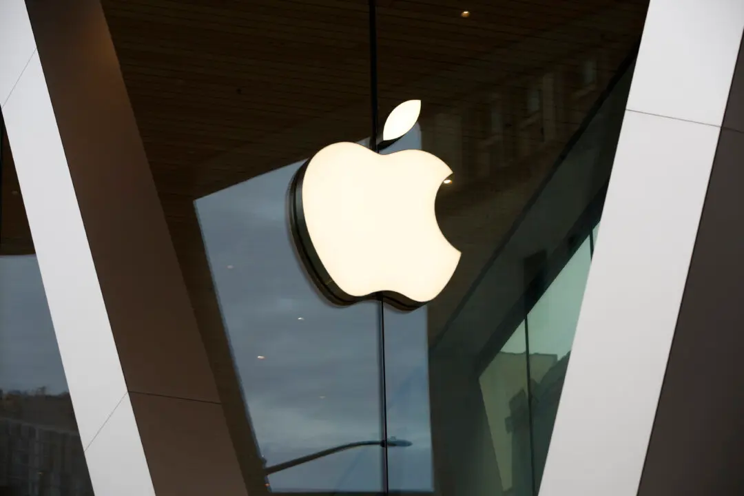 FTC Warns Apple Over Alleged Political Bias in Apple News