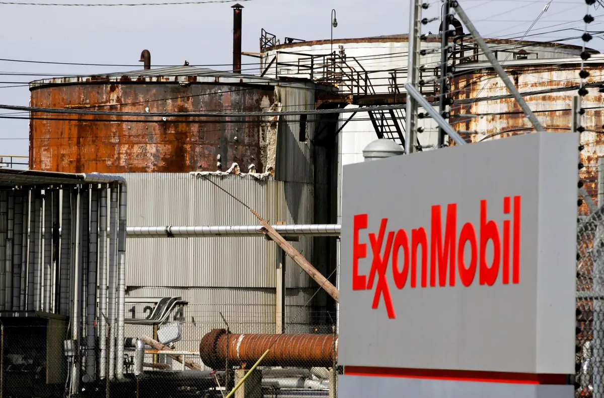 Trump Signals He Will Likely Keep ExxonMobil Out of Venezuela thumbnail