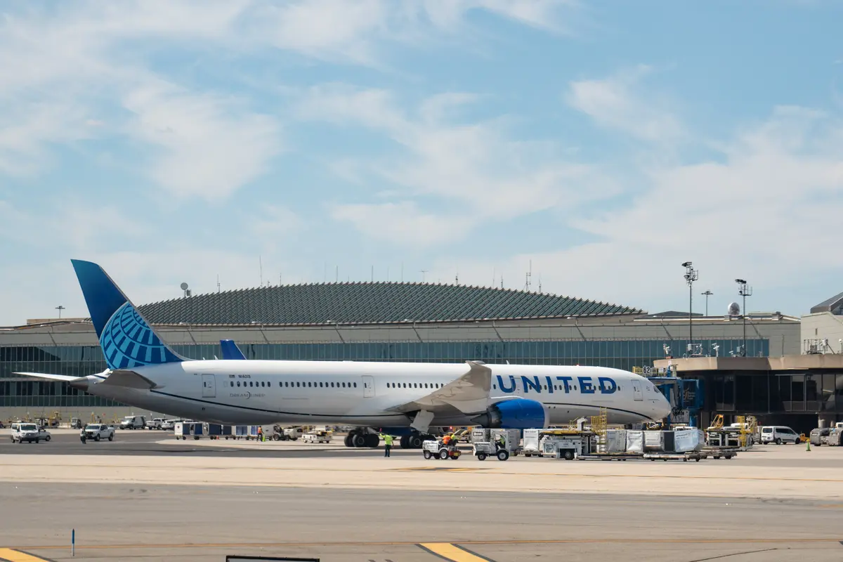 40 Airports Will See Reduced Flights Due to Shutdown: What to Know thumbnail