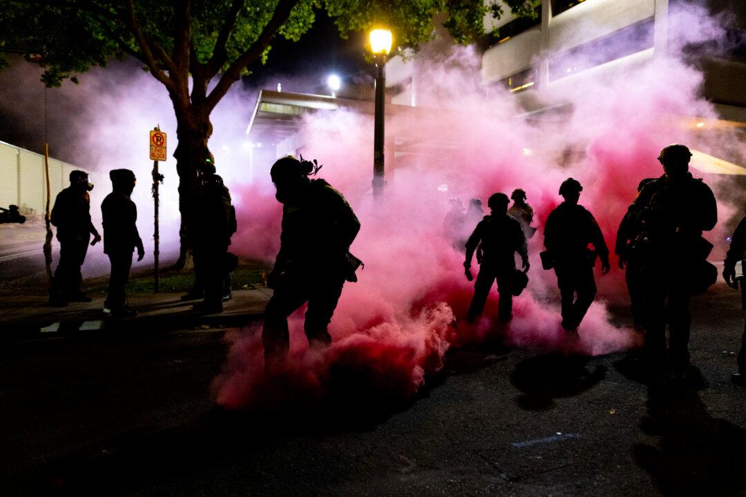 Amid Violent Anti-ICE Protests, Blue States in Standoff Over National Guard Deployment