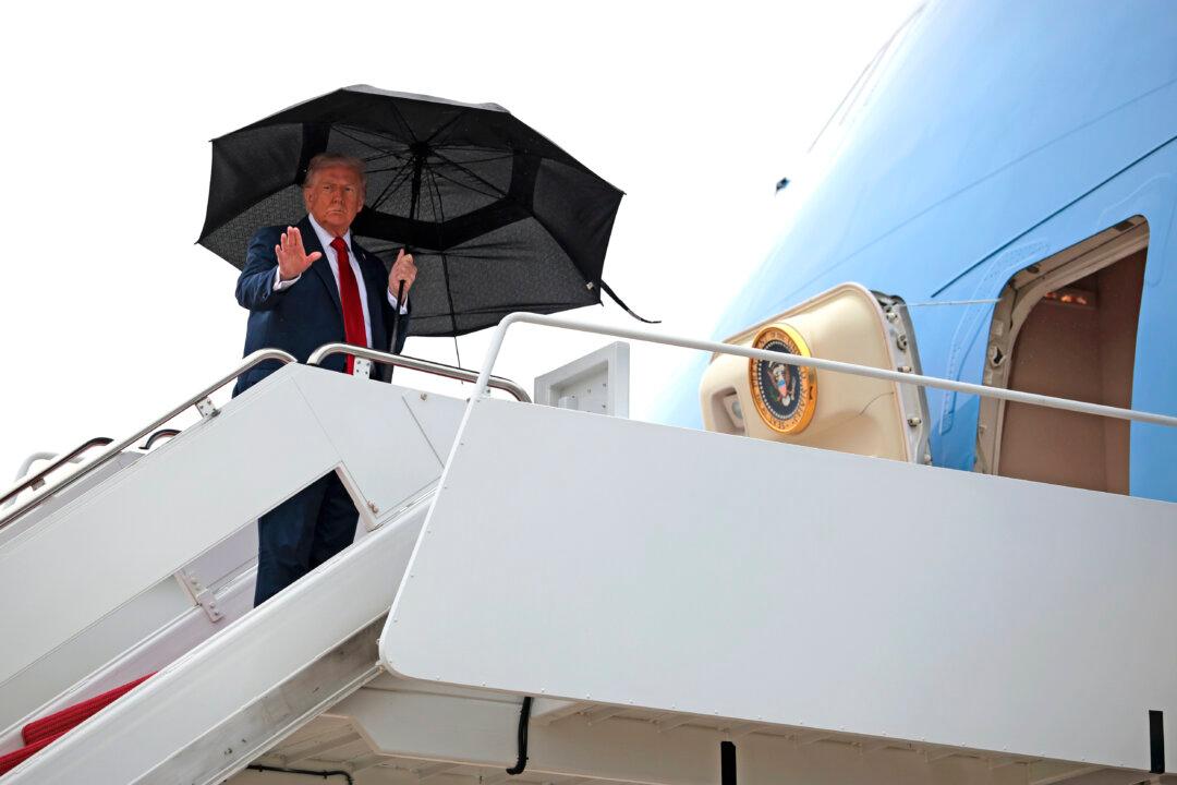 Trump En Route to Middle East as Israel Awaits Release of Hostages