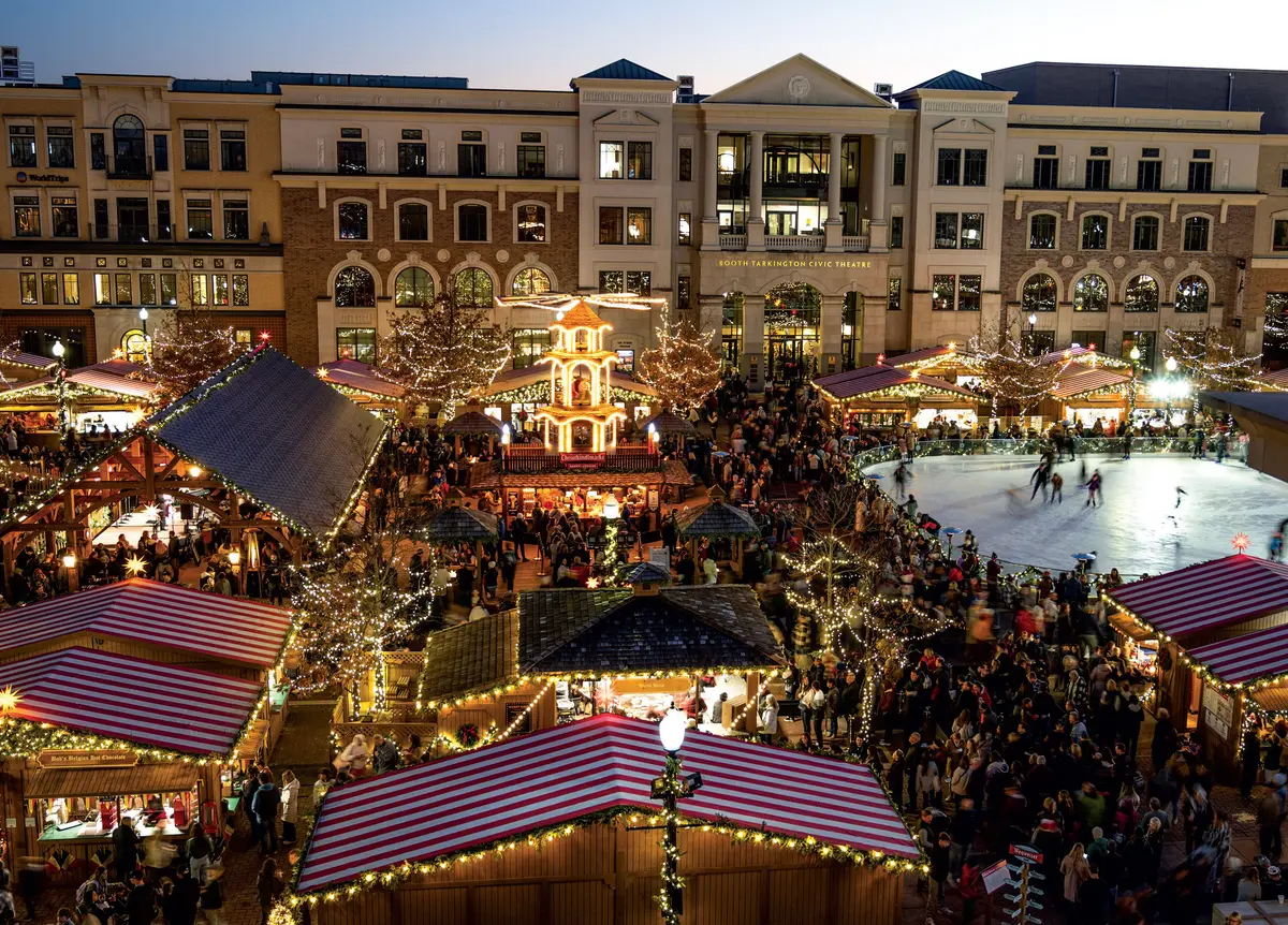 5 Best Places to Catch the Holiday Magic in America thumbnail