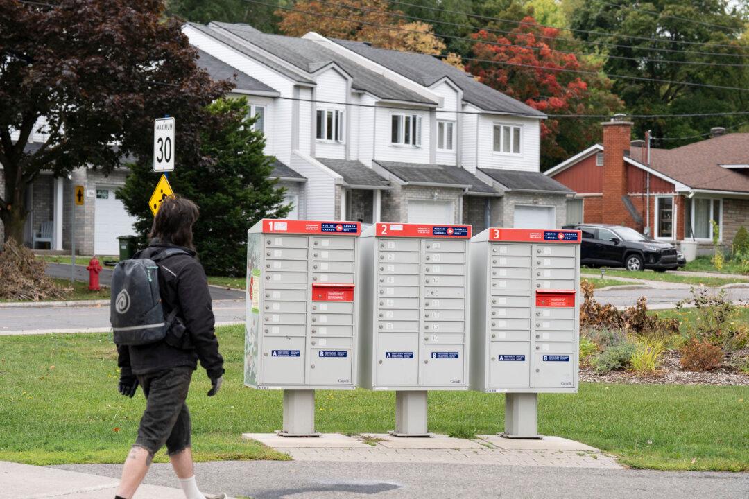 Canada Post Promises to Protect Rural Mail Delivery in Overhaul