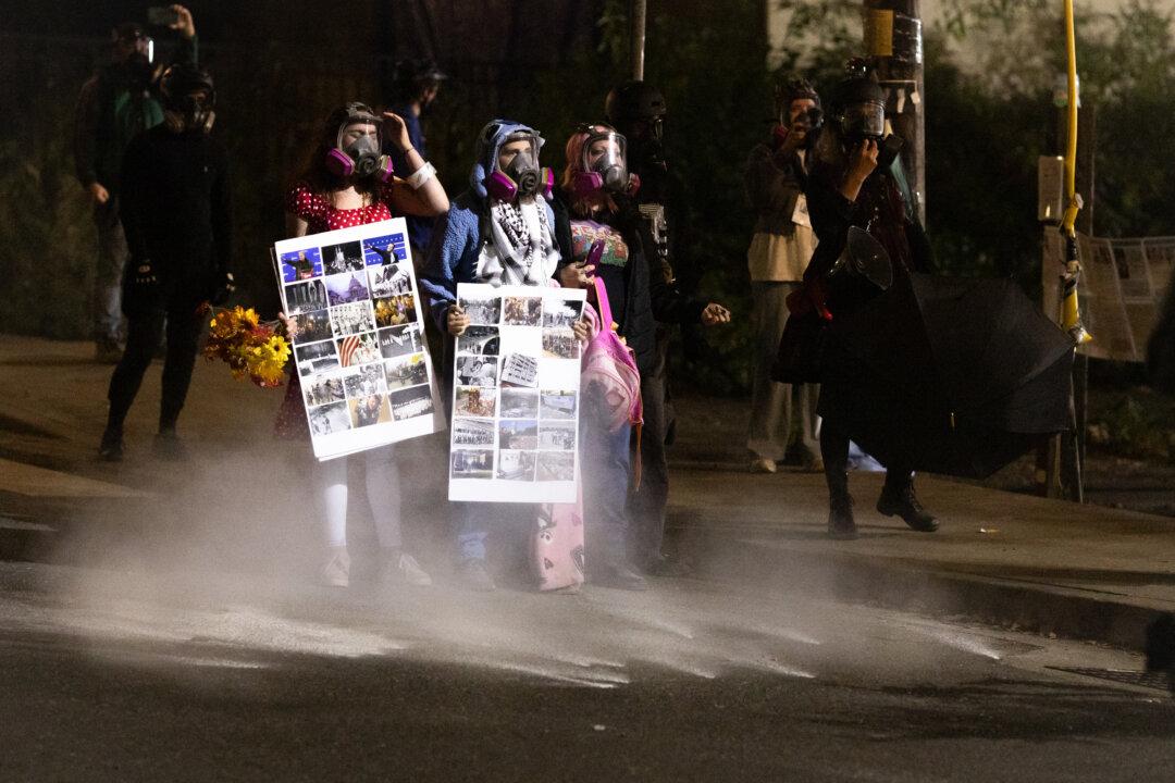 Federal Judge Extends Order Preventing Trump From Deploying National Guard to Portland