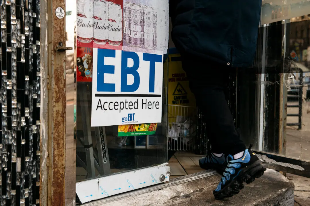 SNAP Recipients May Be Unable to Use Saved Food Stamps If Government Doesn’t Reopen