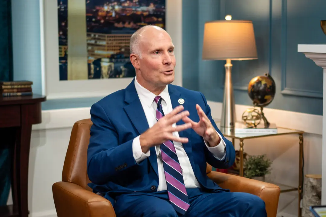 Bipartisan Bill Would Give American Companies First Dibs on Top AI Chips