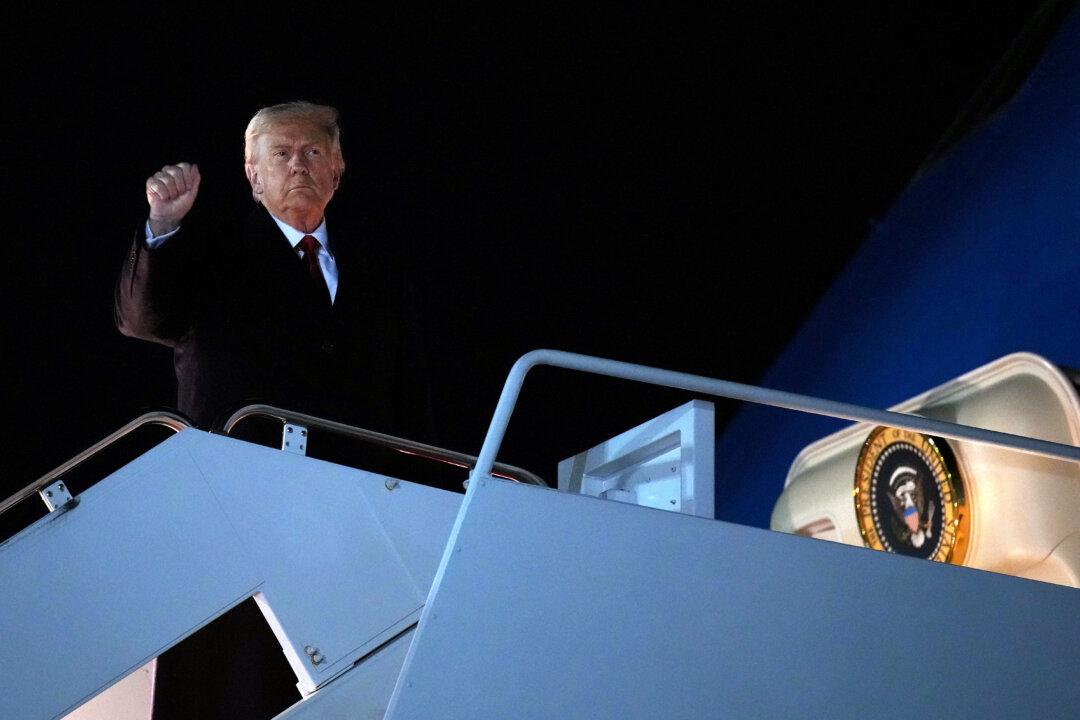 Trump Sets Off on Asia Tour