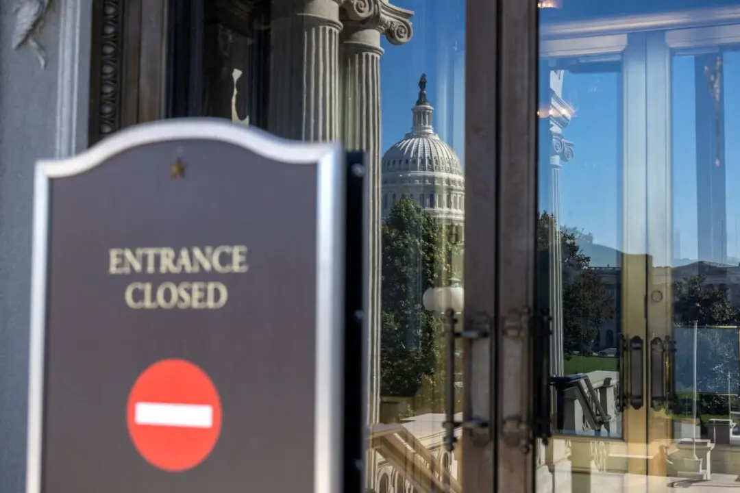 Federal Judge Extends Order Blocking Firings During Shutdown