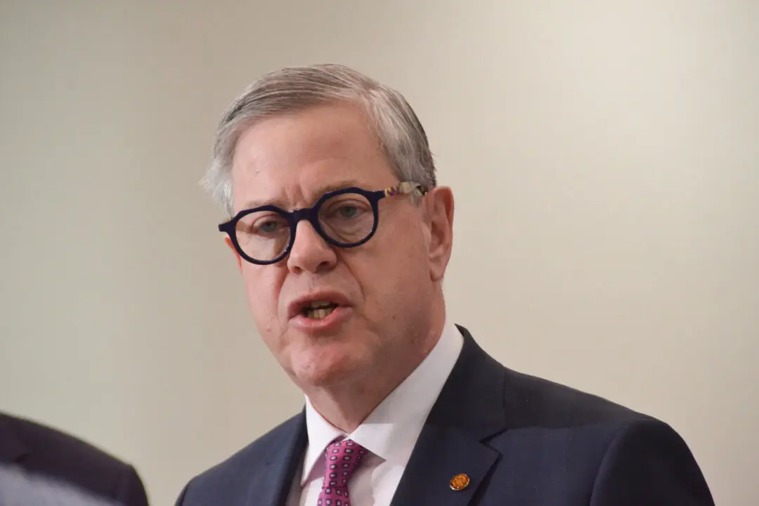 Minister Issues 2nd Directive to Ban Puberty Blockers for Kids After Court Loss