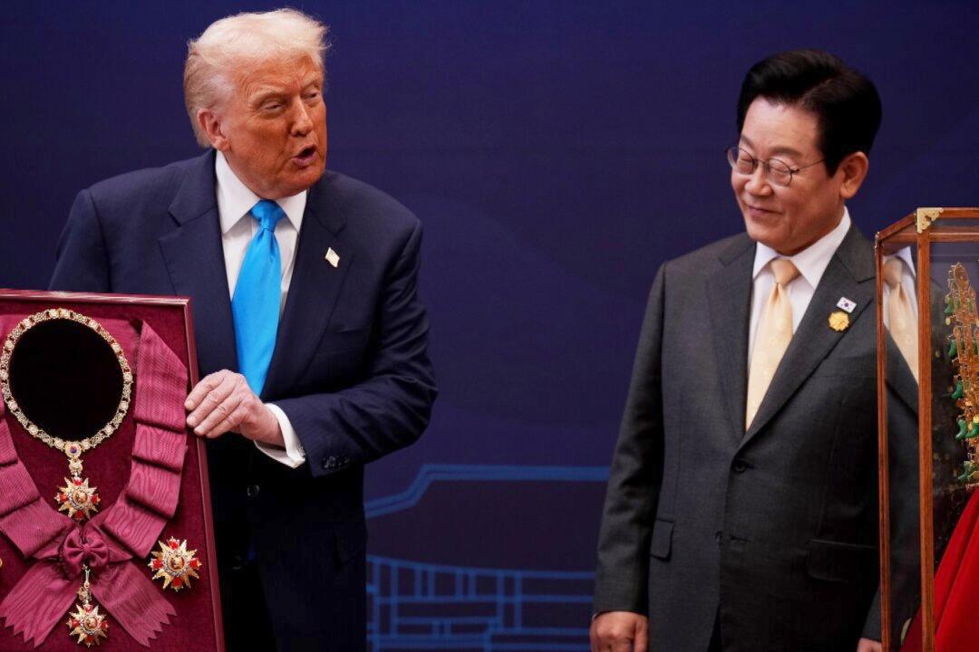 US, South Korea Finalize Trade Deal Reducing Tariffs, Boosting American Investment