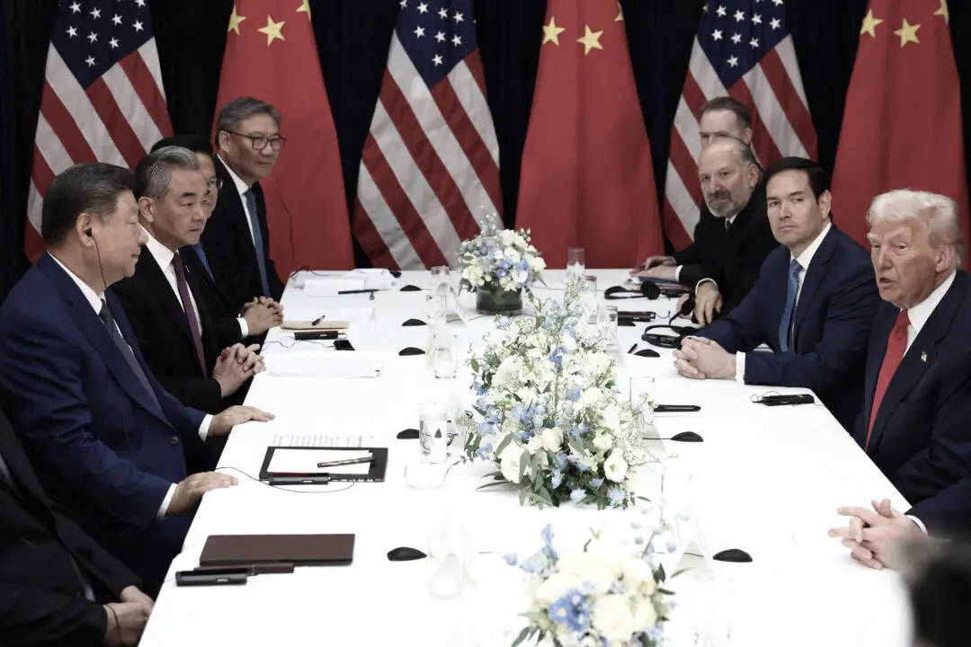 Trump Says US to Cut Tariffs on China, Reached Rare Earth Deal With Beijing