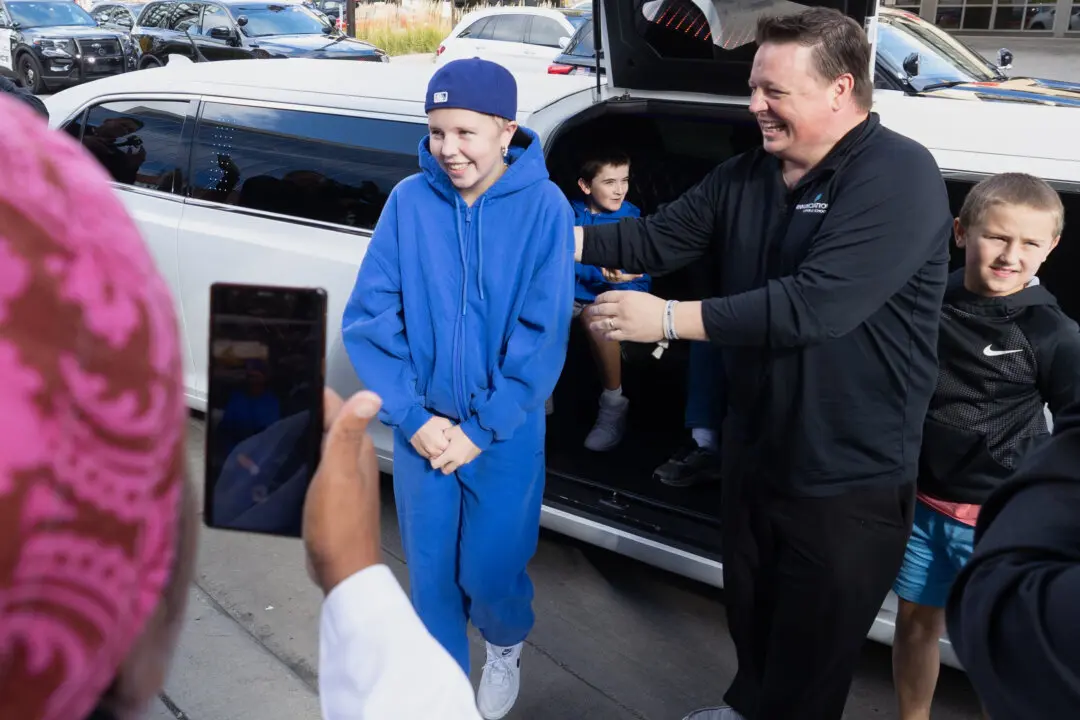 Girl Shot in Minneapolis Church Returns Home From Hospital