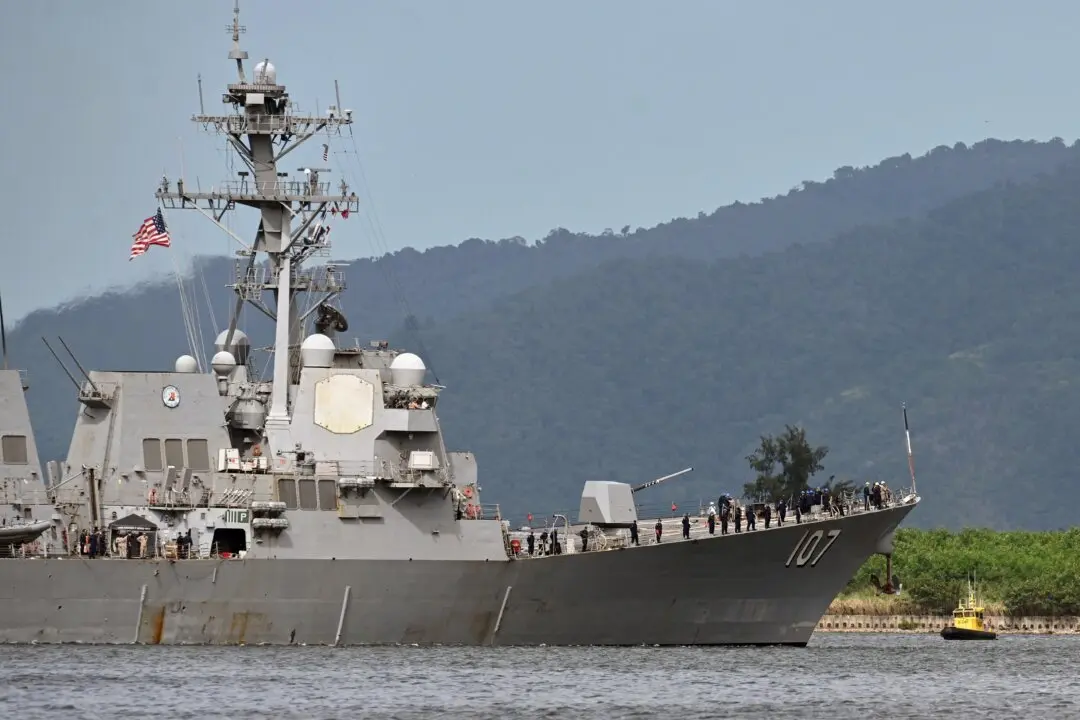 US Warship Arrives in Trinidad and Tobago Amid Heightened Tensions With Venezuela