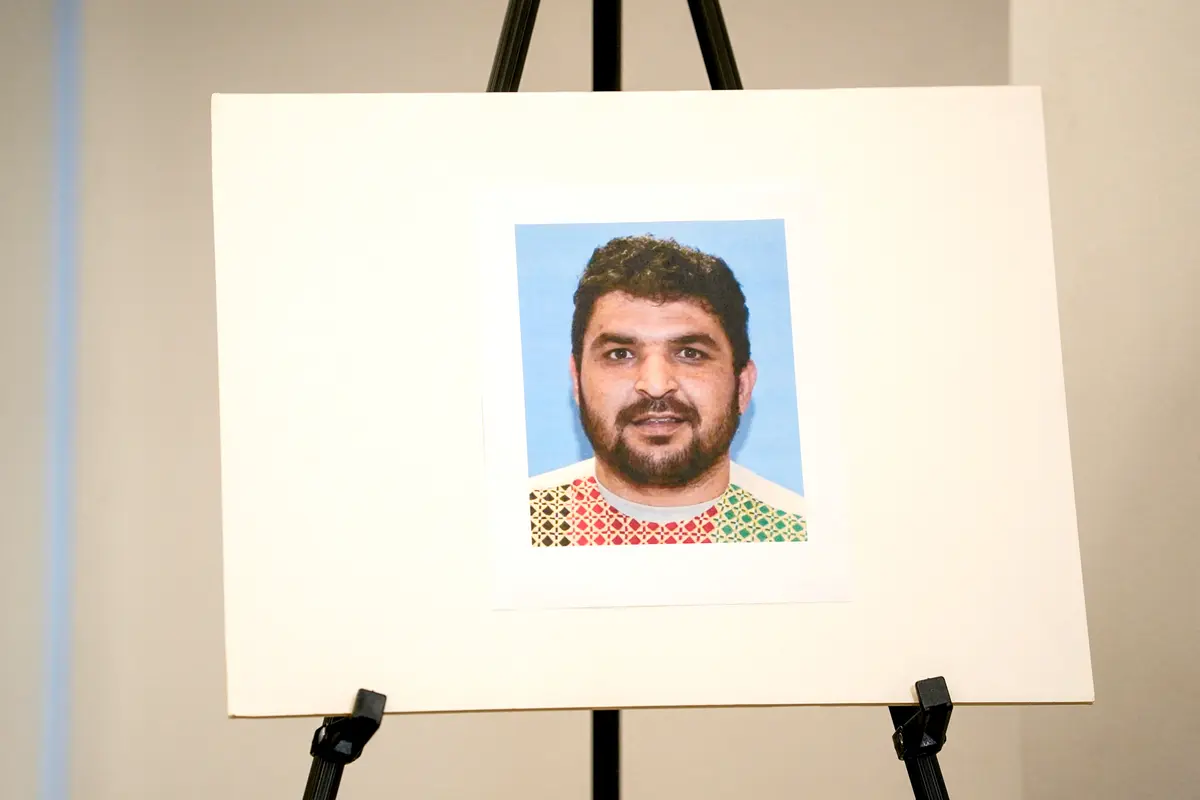 National Guard Shooting Suspect May Have Been Radicalized in US: Noem thumbnail