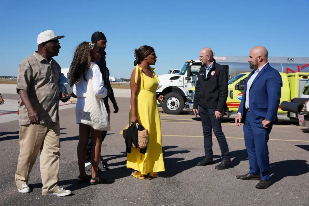 28 Floridians Evacuated From Jamaica, DeSantis Confirms