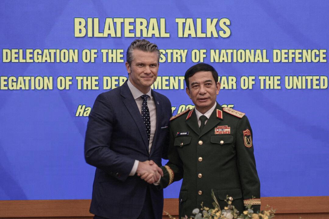 US Seeks Closer Military Ties With Vietnam During Arms Supply Negotiations: Hegseth