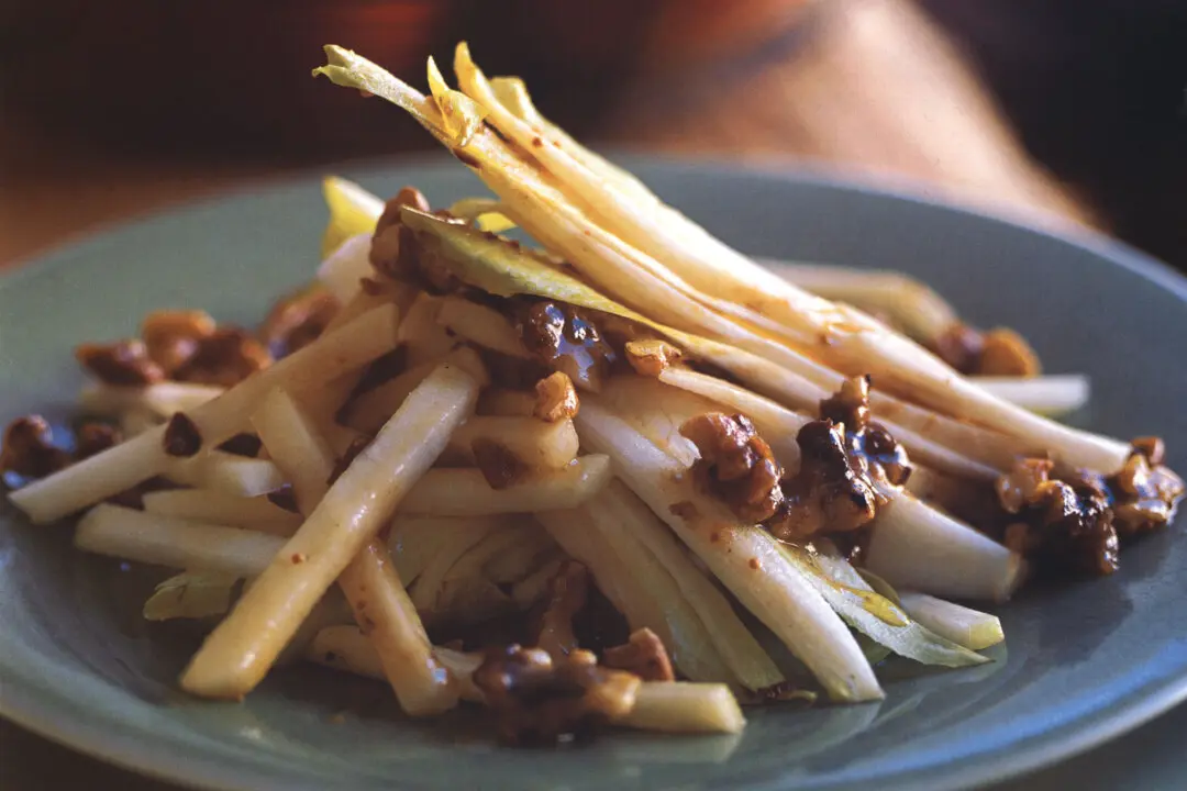 Holiday Salad With Apples, Walnuts and Fig Vinaigrette Is an Elegant Addition to the Meal
