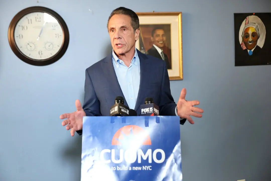 Trump Urges Voters to Support Cuomo on Eve of NYC Mayoral Election