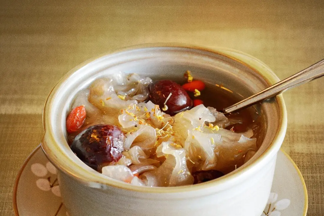 3 Simple Ways to Strengthen and Nourish Your Lungs This Fall