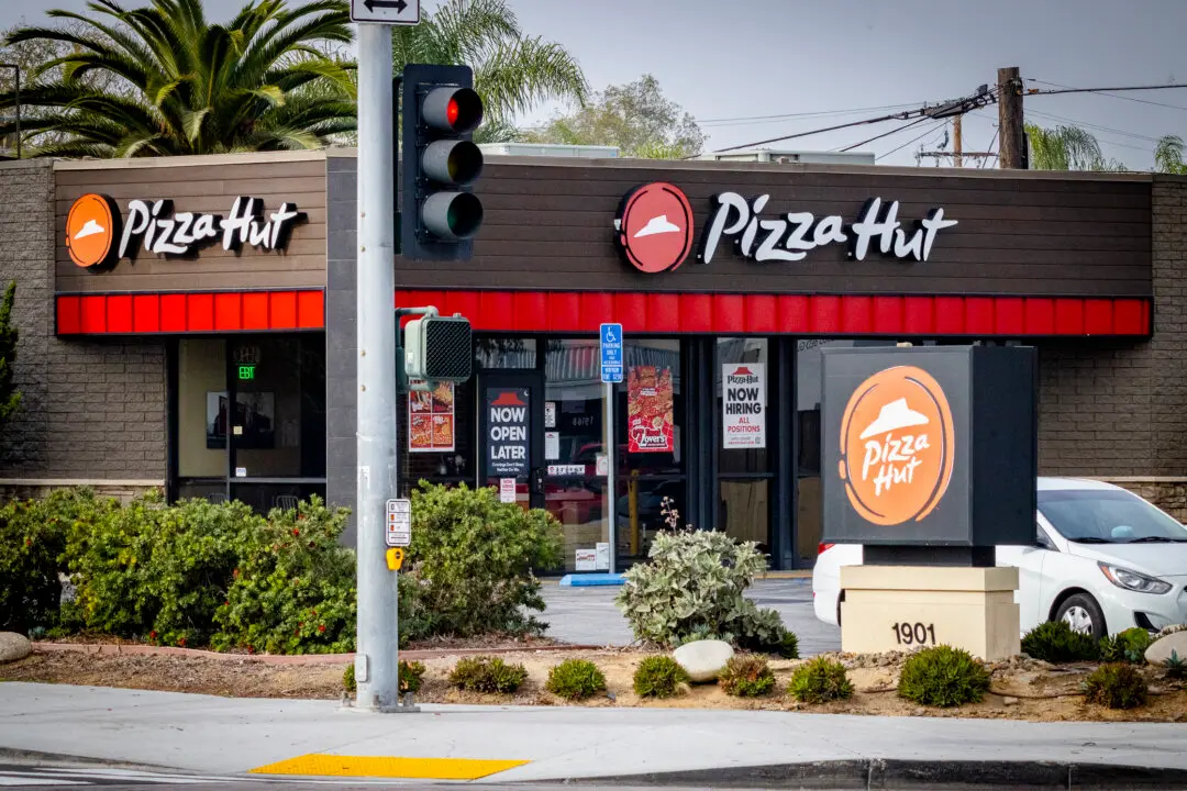 Yum Brands to Sell Pizza Hut for $2.7 Billion