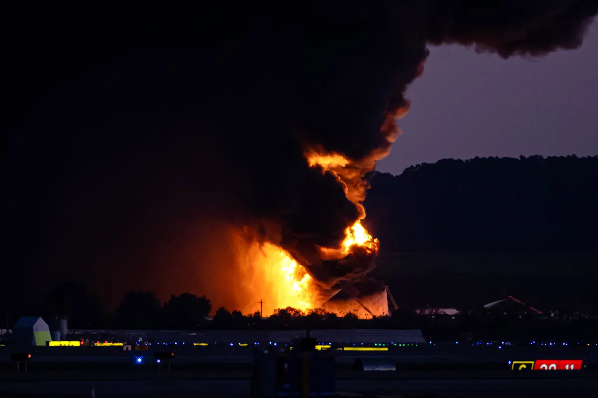 Kentucky Governor Declares State of Emergency After UPS Cargo Plane Crash Kills at Least 9 thumbnail