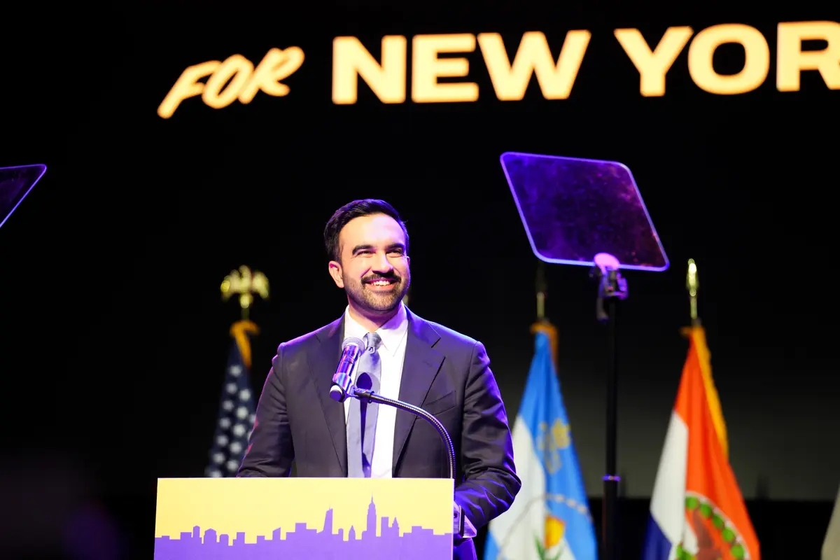 Trump Says He Plans to Meet With NYC Mayor-Elect Mamdani to ‘Work Something Out’ thumbnail