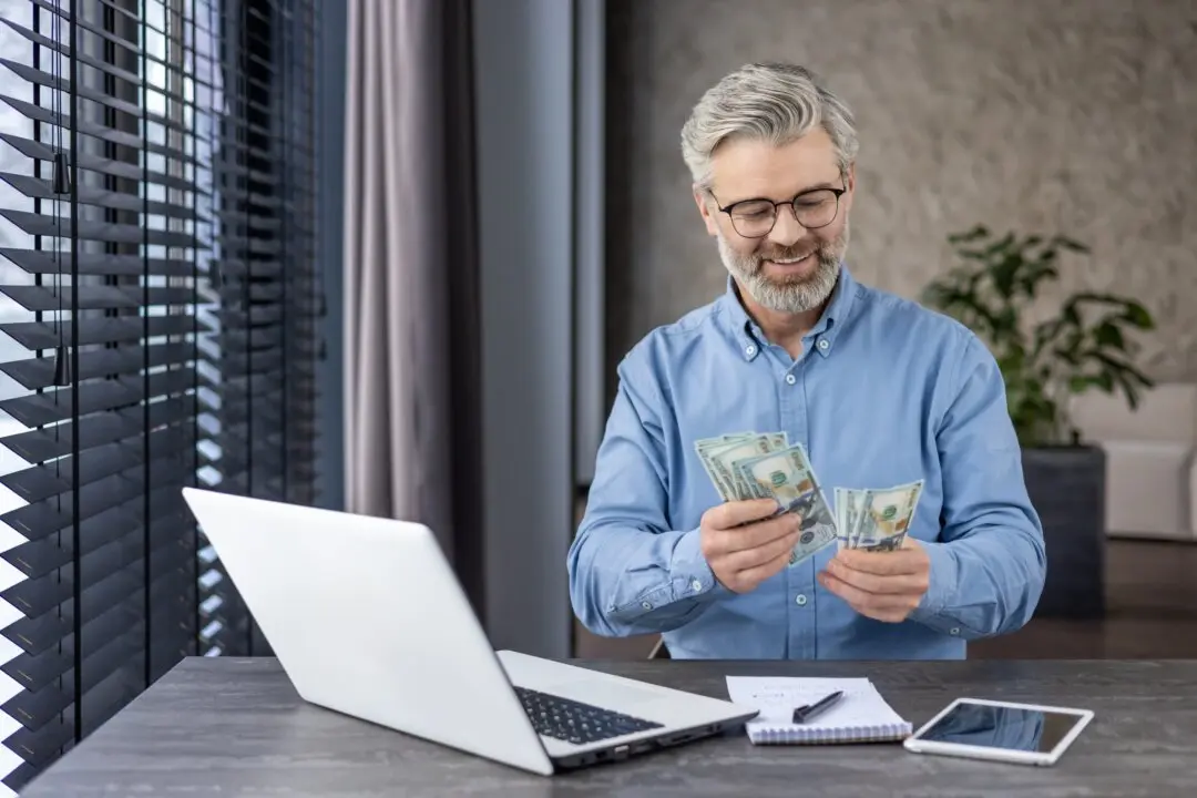 Why Index Funds and ETFs Are Good for Retirees