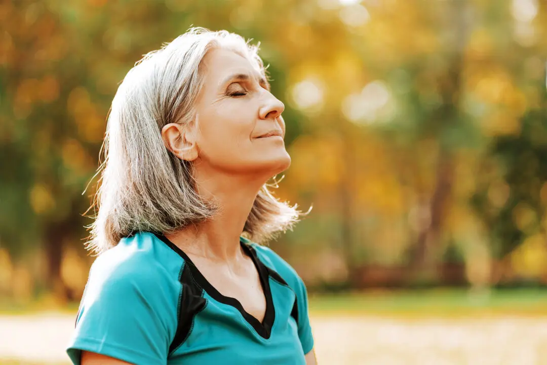 3 Simple Ways to Strengthen and Nourish Your Lungs This Fall