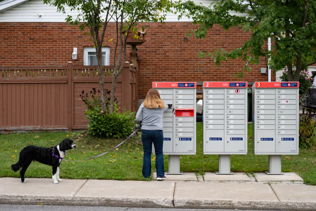 Canada Post Replacing Door-to-Door Delivery With Community Mailboxes for 136,000 Addresses This Year