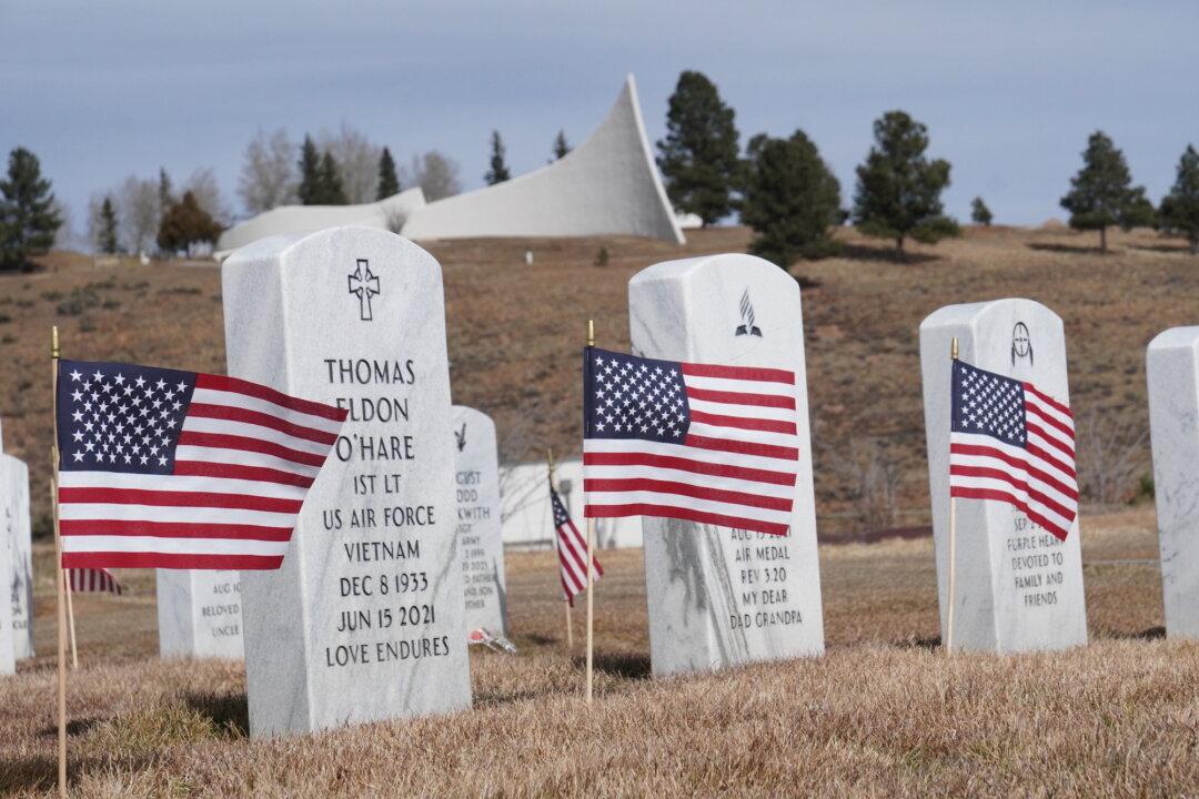 Vietnam Veterans Memorial Celebrates All Who Served on Veterans Day