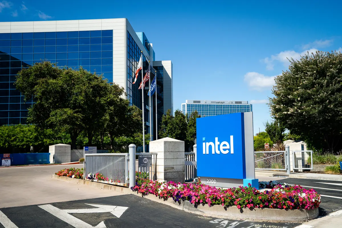 US Made $40 Billion From Intel Deal, Trump Says thumbnail