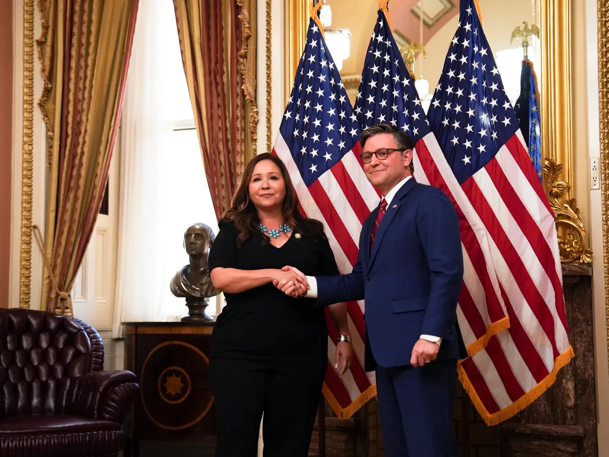 Arizona Democrat Sworn In 7 Weeks After Winning House Seat in Special Election thumbnail