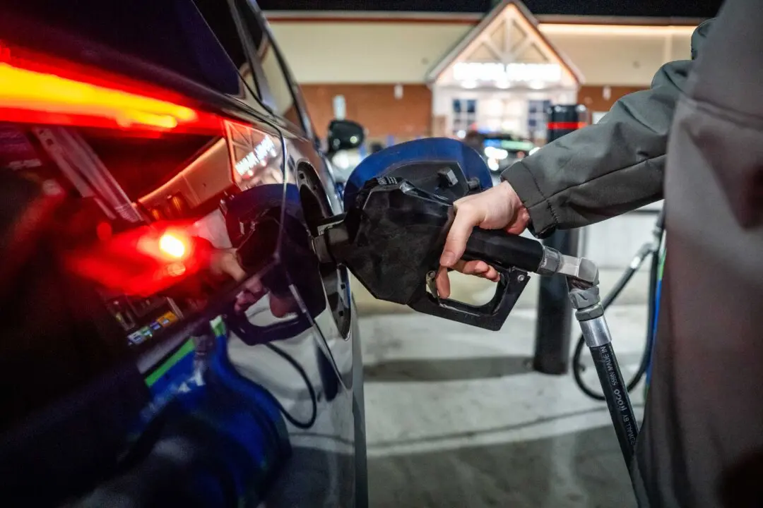 Gas Prices Drop for 5th Consecutive Week: GasBuddy
