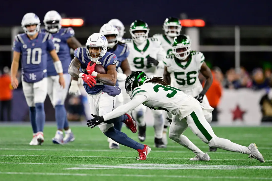 Patriots Heap Praise on TreVeyon Henderson’s 3-TD Outing