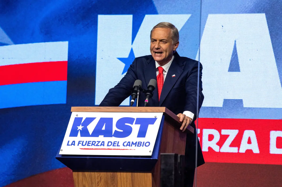 Right-Wing Populist José Kast Defeats Communist in Chilean Presidential Election thumbnail