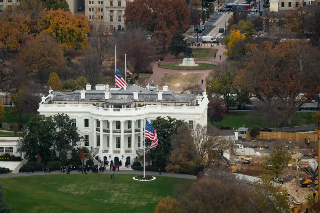 Trump Hires New Architect for White House Ballroom