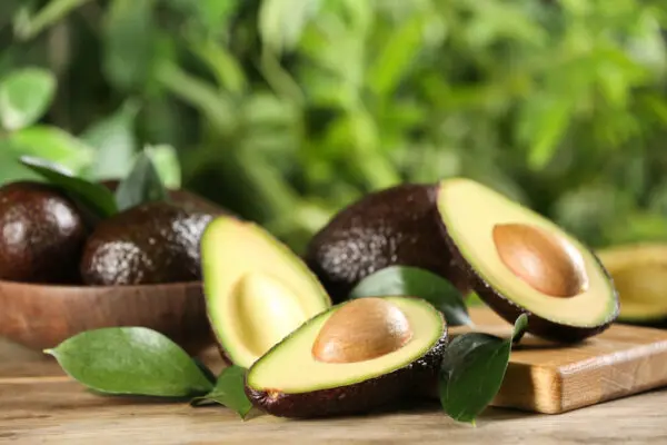 Everything You Need to Know About How to Select, Store, and Freeze Avocados
