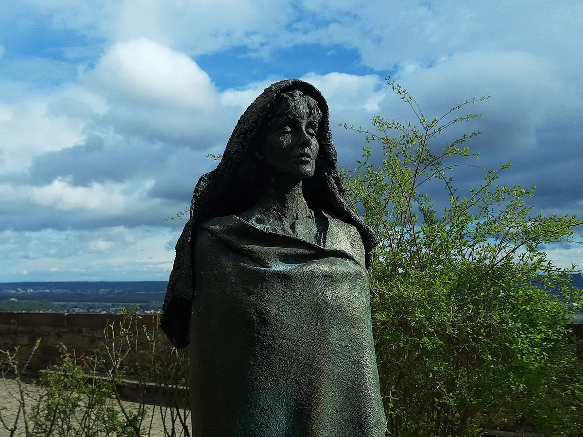 Hildegard of Bingen: The Music of the Living Light