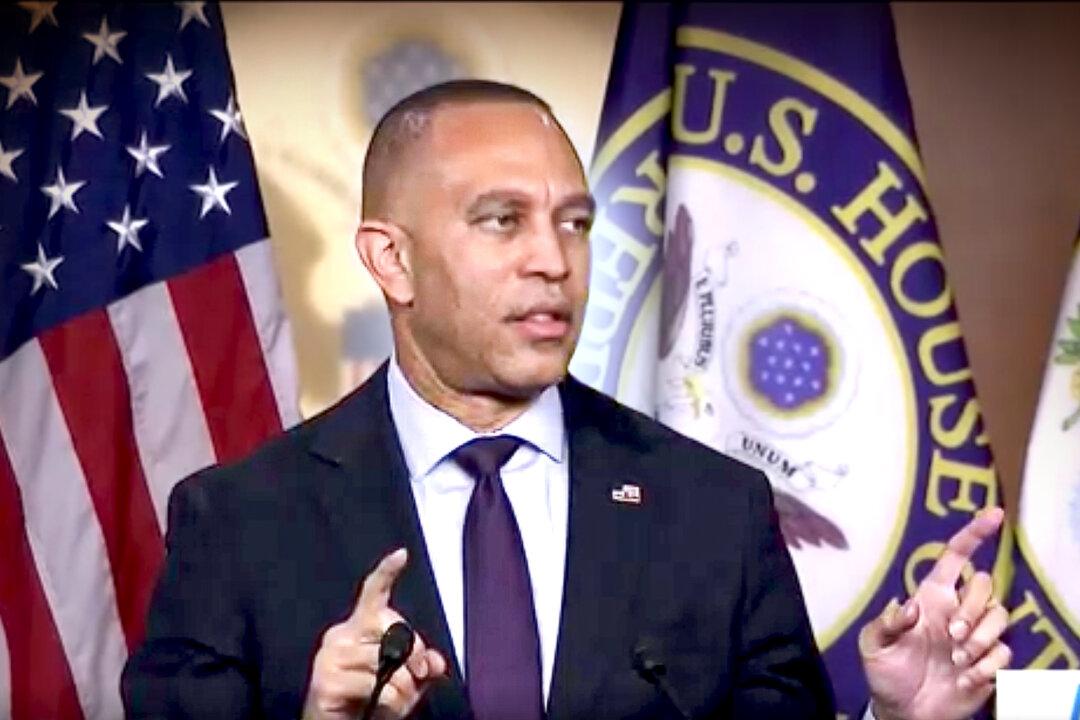 LIVE NOW: House Minority Leader Jeffries Holds His Weekly Press Conference (Dec. 12)