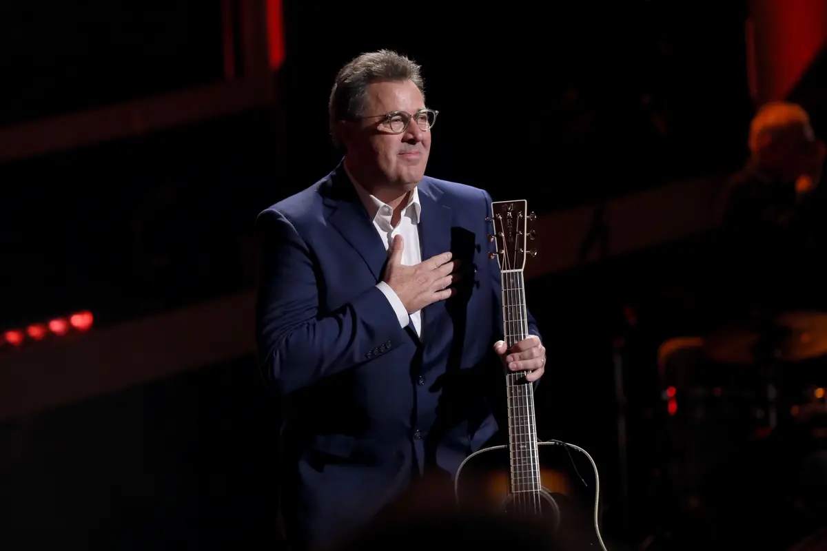 ‘50 Years From Home’: Vince Gill’s Ambitious Recording Project thumbnail